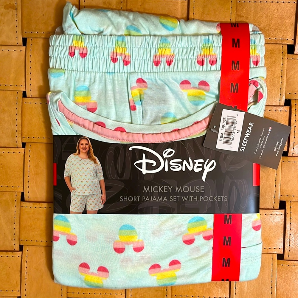 NWT Disney pajama set